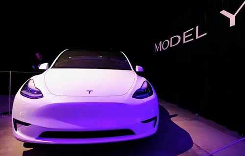特斯拉新车Model Y L，预计售价40万，引领电动SUV市场新潮流